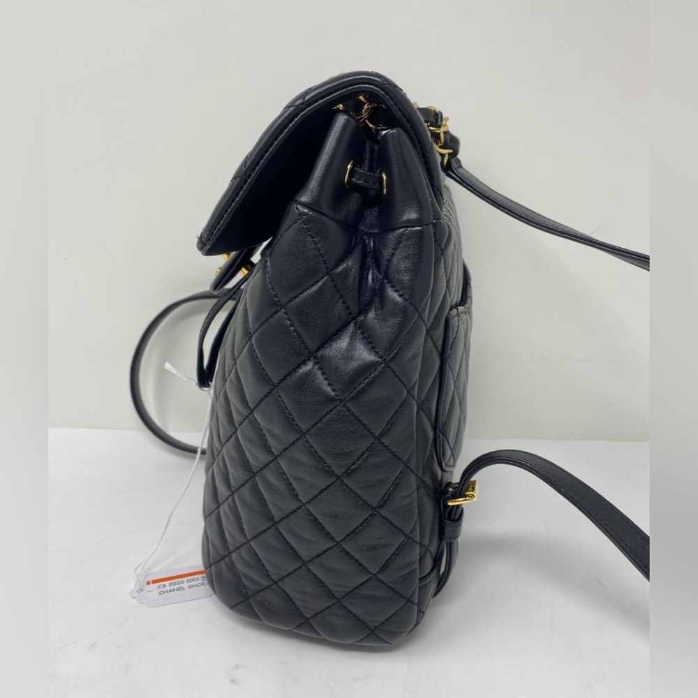 Chanel quilted black backpack - Picture 5 of 11